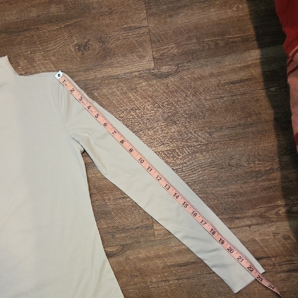 Yogalicious Cream Long Sleeve Top New With Tags Size XS - Picture 9 of 9